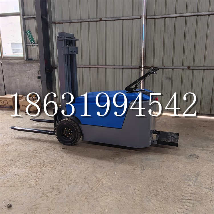乌兰浩特市全电动叉车插腿式堆高车液压装卸车1.5吨升高小型站驾式铲车